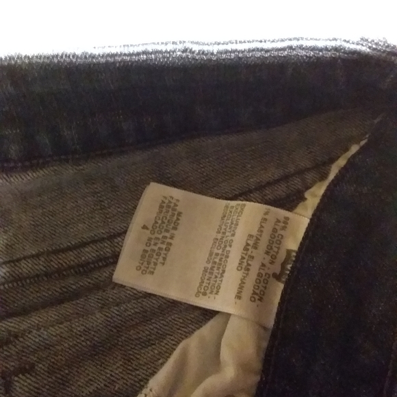 Levis Jeans - Picture 3 of 4